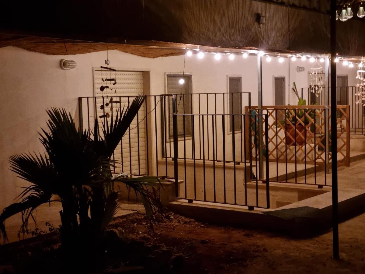 Le Case Di Pat - Palms Home Сан-П'єтро-ін-Беванья Екстер'єр фото